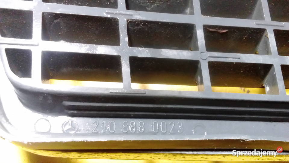 Mercedes w210 atrapa osobowe Dzierżoniów