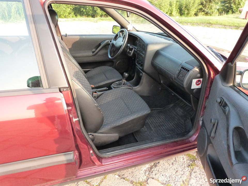 VW Passat 19 TDI AFN 110 KLIMATYZACJA Włodawa