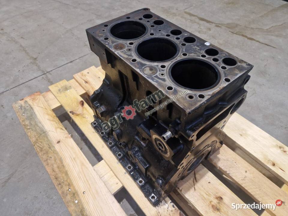 Blok silnika Massey Ferguson 3640 3625 3650 dolnośląskie Byków