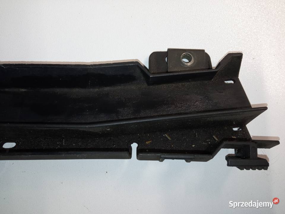 Obudowa instalacji silnika Mercedes W124 sprzedam