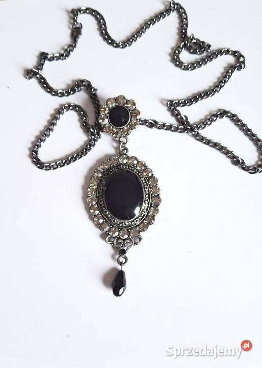 Klasyczny wisiorek na łańcuszku z czarnym kamień Lublin