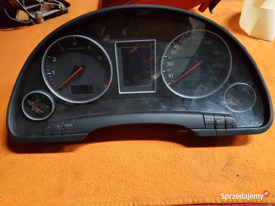 AUDI A4 B6 20 TSI LICZNIK ZEGARY 8E0920900L Turek sprzedam