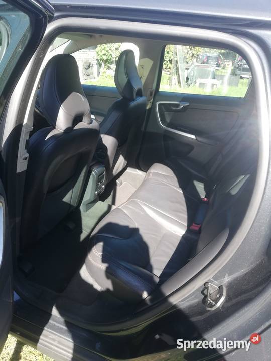Volvo XC60 D3 163 42946 nawigacja panorama Zduńska Wola