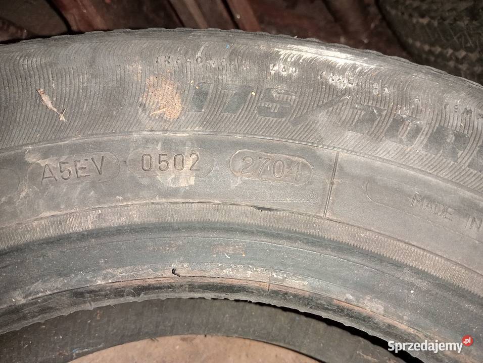 Opona do maszyn rolniczych przyczepek 13 17570