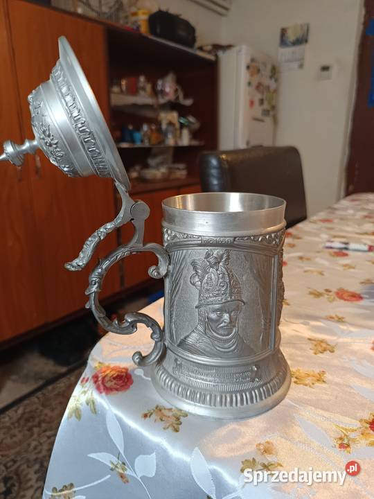 Stary kufel cynowy z roku 1650
