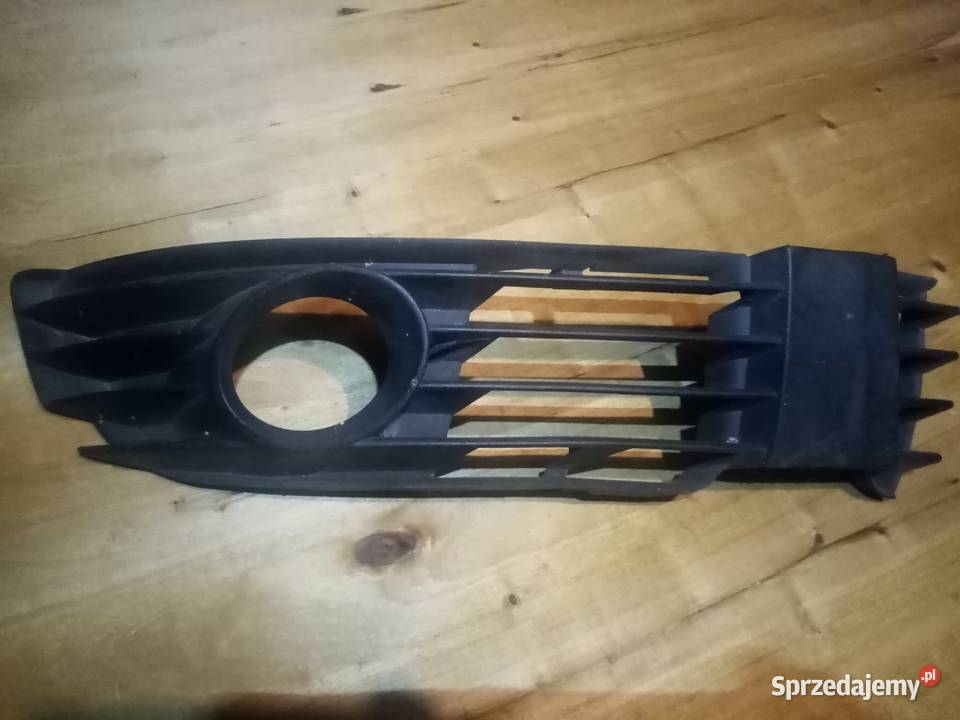 Kratka zderzaka prawa Passat b5 VW 3B0853666L Piotrów