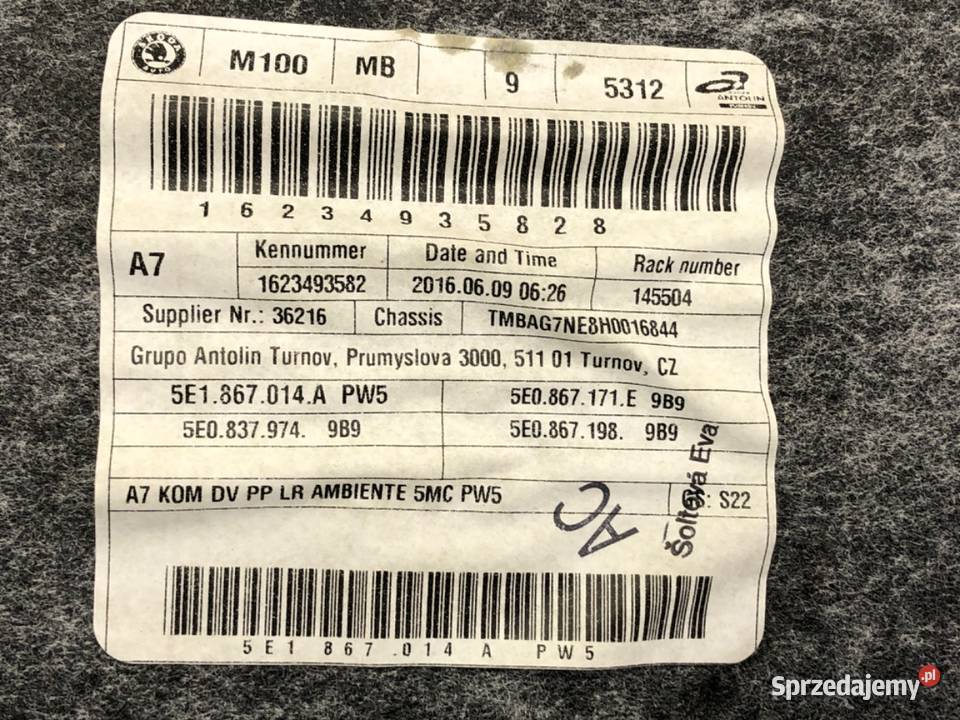 BOCZEK DRZWI PRAWY PRZÓD SKODA OCTAVIA III Tapicerki samochodowe