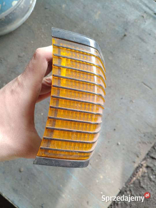 Volkswagen Passat B1 klosz kierunkowskazu prawy Gliwice