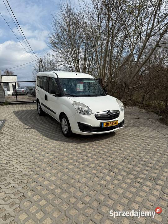 Opel Combo 14benzyna 7 osobowy 116 przebiegu Bytów sprzedam
