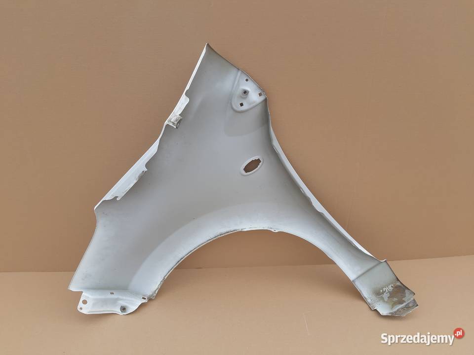 SUZUKI ALTO 0914 BŁOTNIK PRAWY PRZÓD Karoseria Trzciel