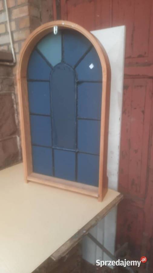 stare okno żeliwne w drewnianej obudowie Szczecinek