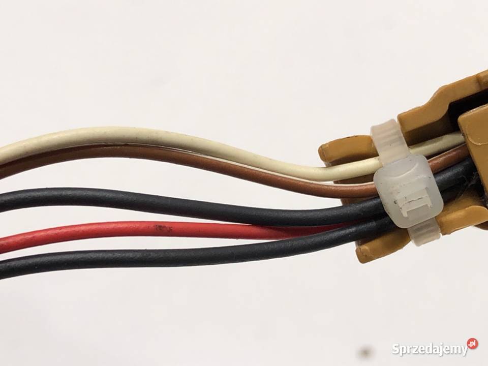 LUSTERKO PRAWY AUDI A4 B7 Kombi 0408 ZEWNĘTRZNE