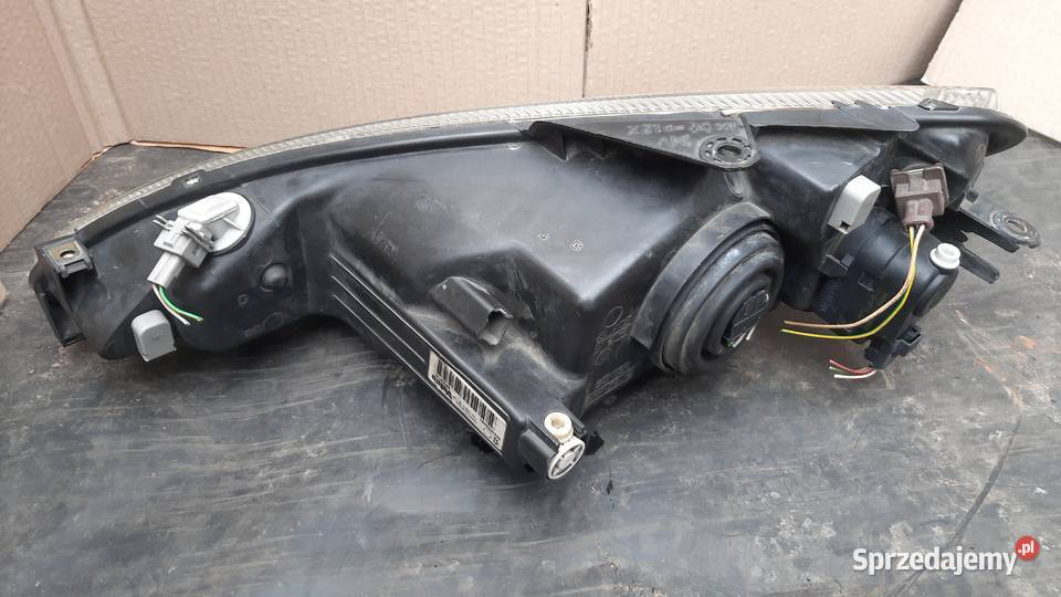 lampa przednia prawa peugeot 206 przed lift Dębno