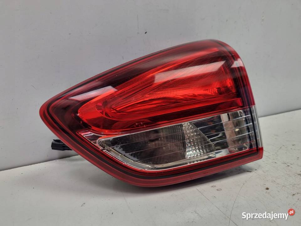 Renault Clio IV kombi TYLNA LAMPA PRAWA W KLAPE Rudka