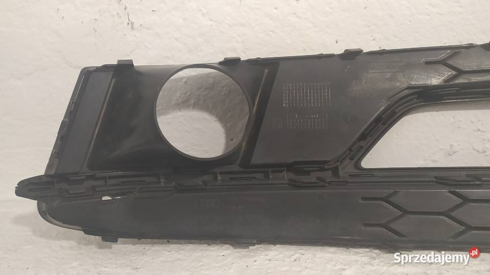 Kratka Audi A5 SLine w zderzak pod halogen Piastów