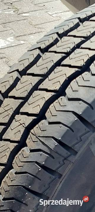 Opona całoroczna do busa 21570 R15C