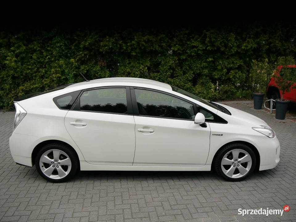 Toyota Prius 18 Navi kamera 100bezwypadkowy Stan Częstochowa