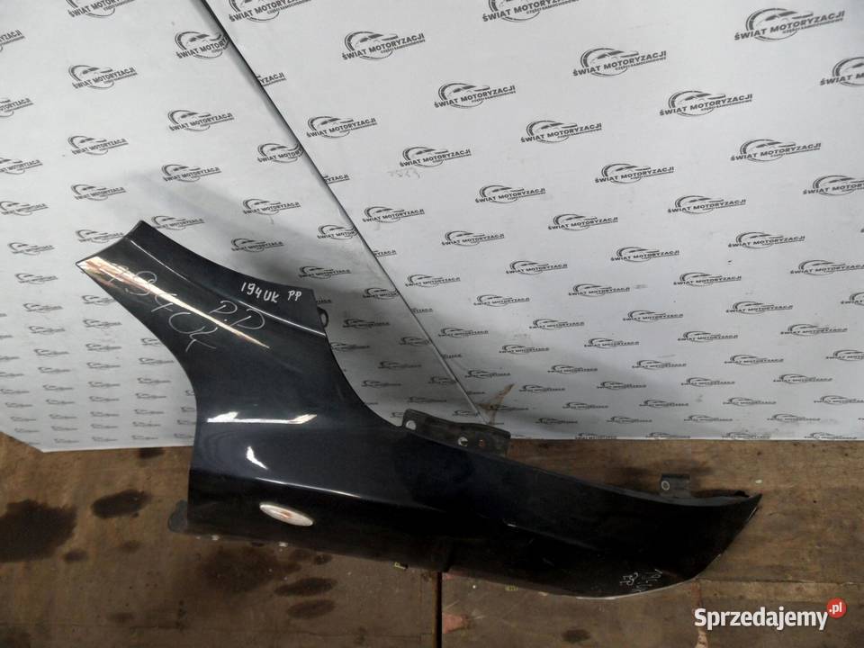 NISSAN JUKE 11r błotnik prawy przód