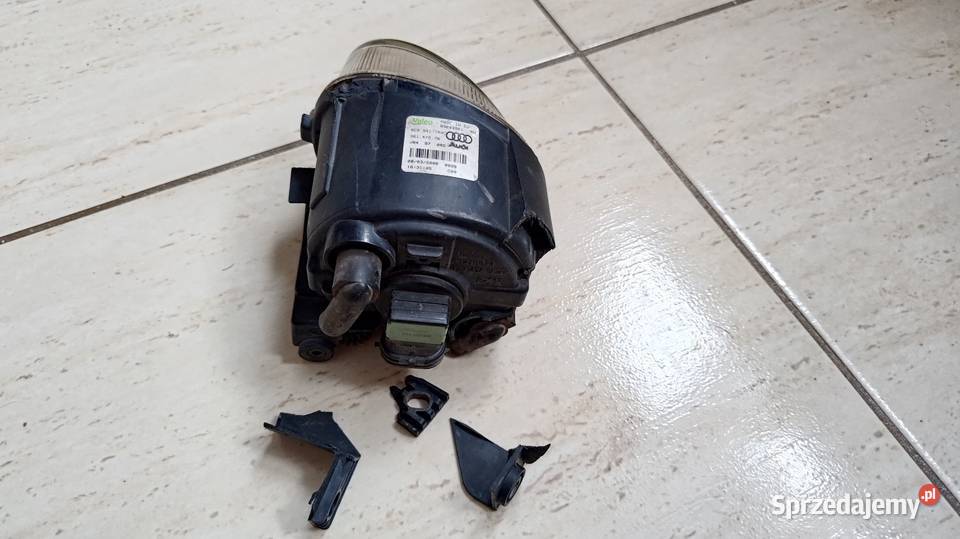 Audi A4 B7 prawy halogen lampa przeciwmgielna Motoryzacja Czeladź