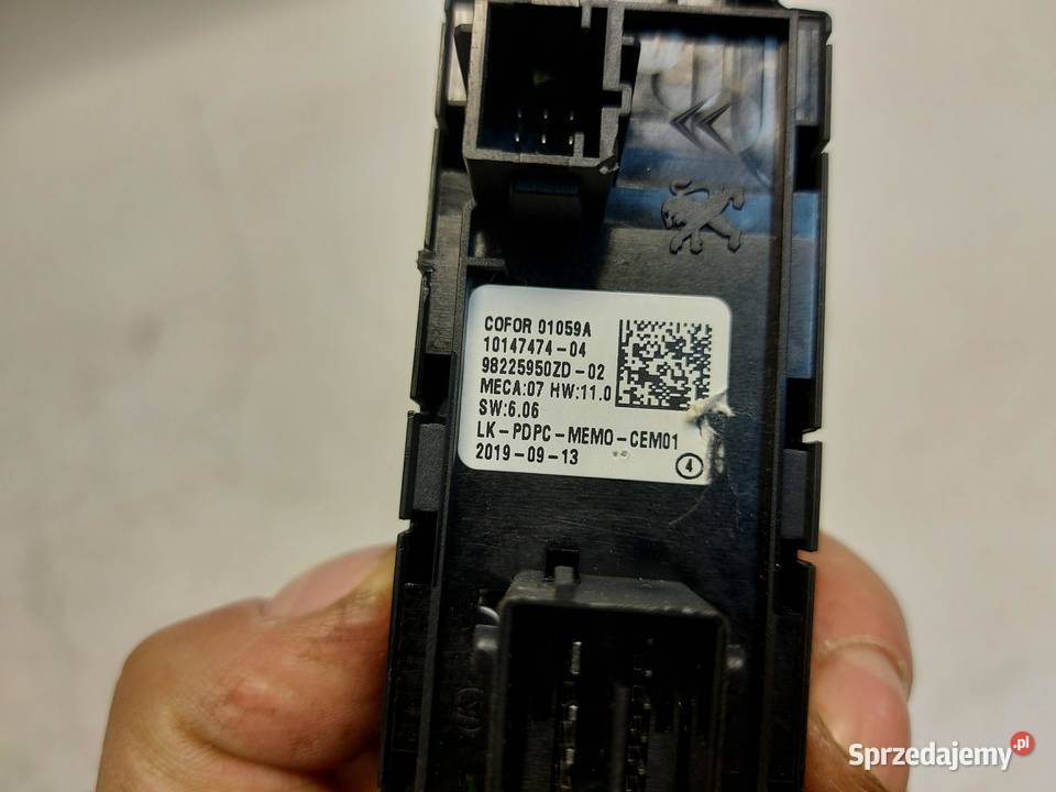 PEUGEOT 508 II Przełącznik szyb lusterek przód