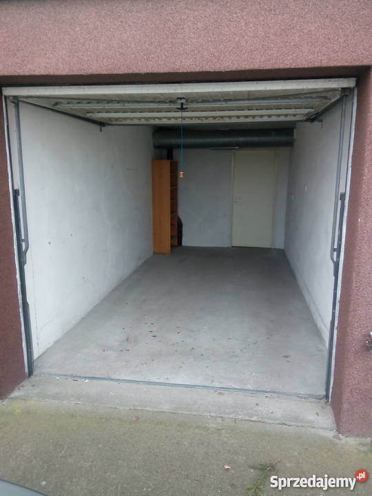 GARAŻ Wrocławska Kalisz Nowe Skalmierzyce Montex w budynku