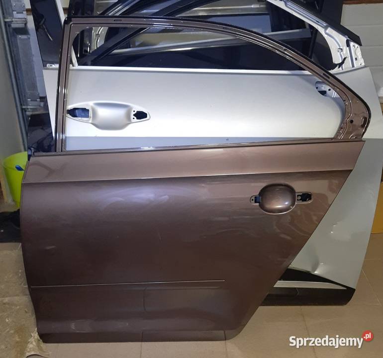 Drzwi lewe tylne lewy tyl skoda rapid brazowe osobowe Rzeszów