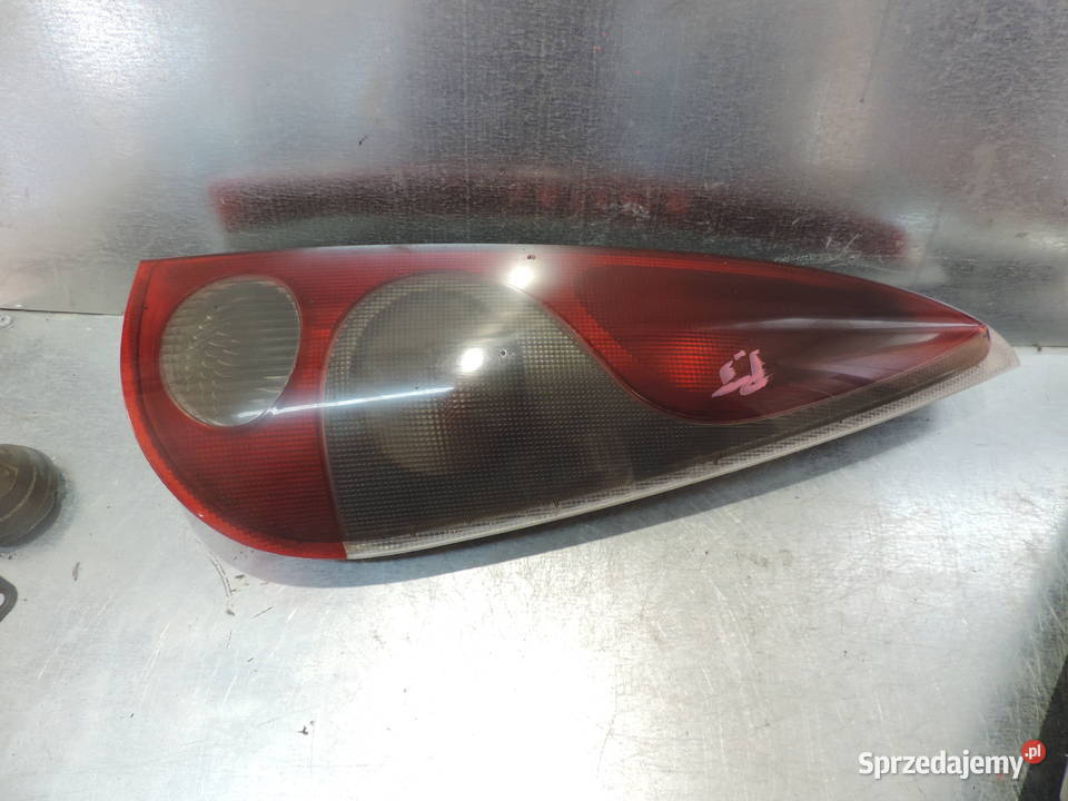 TOYOTA YARIS 1 VERSO LAMPA PRAWY TYŁ Lampy tylne Nowy Sącz