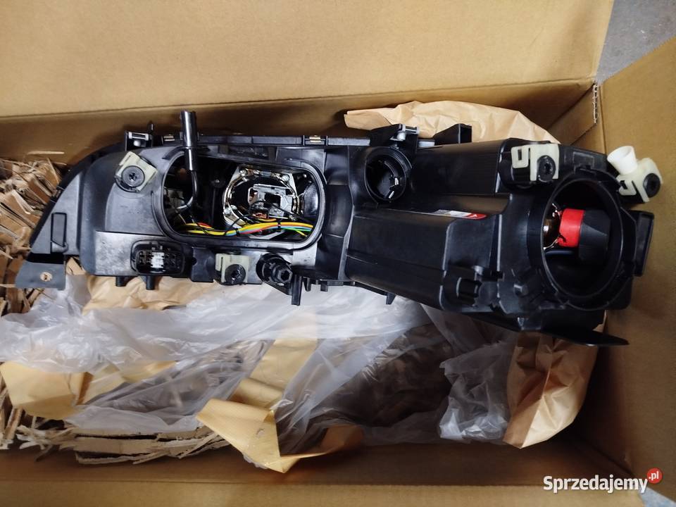 Reflektor prawy Mazda 6 GR1C51031C F014005446 Lampy przednie łódzkie Łódź