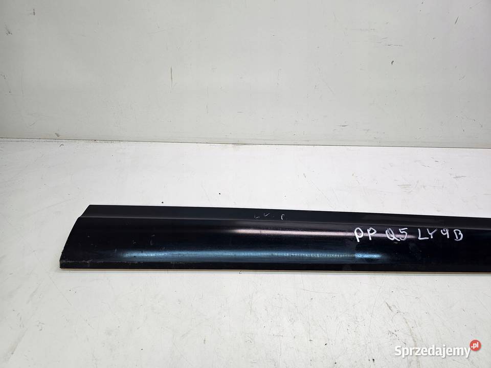 LISTWA DRZWI PRAWY PRZÓD AUDI Q5 8R 8R0853960E osobowe