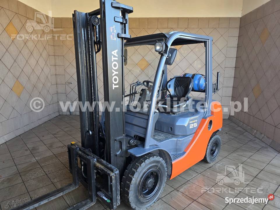 Wózek Widłowy TOYOTA 8FGF25 przesuw TOYOTA 8FG25 Lędziny