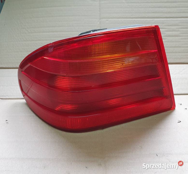 MERCEDES W210 SEDAN LAMPA LEWA TYLNA LEWY TYŁ