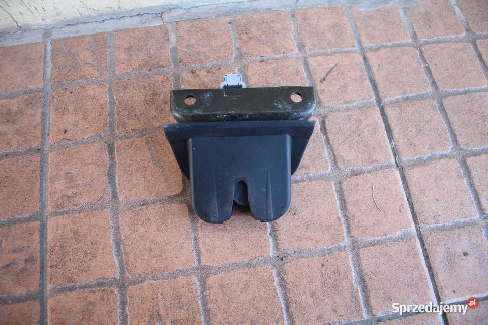 ZAMEK KLAPY TYŁ AUDI A6 C5 KOMBI AVANT 4B9827520