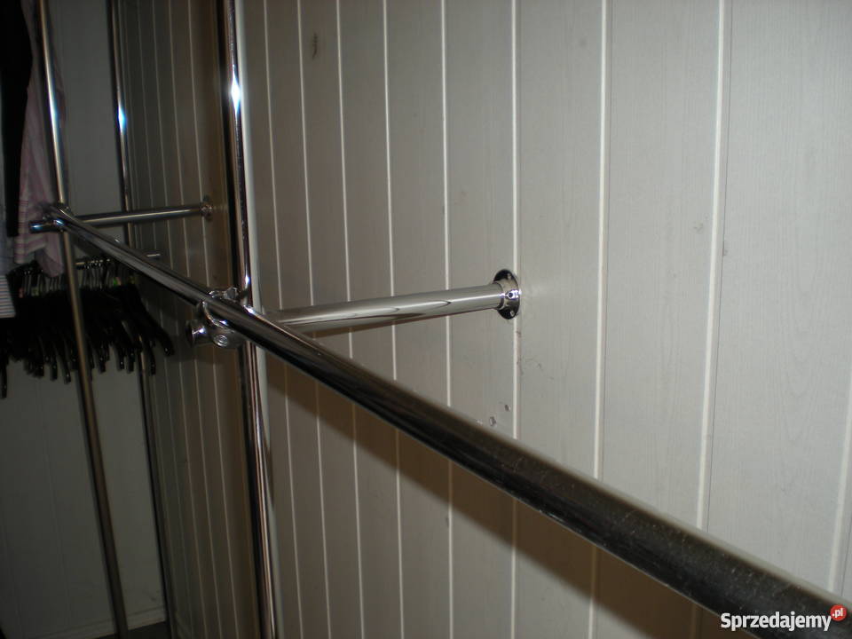 Wieszak przyścienny do sklepu z odzieżą Łódź