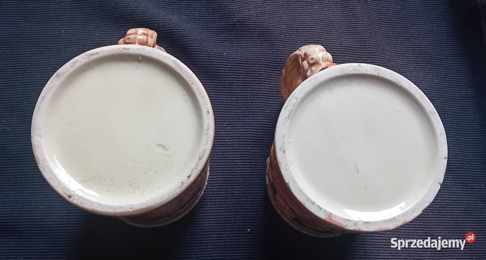 Dwa ceramiczne kufle ze scenkami rodzajowymi Koźminek