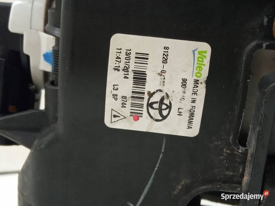 HALOGEN LEWY PRZÓD 8122002110 Toyota Auris II