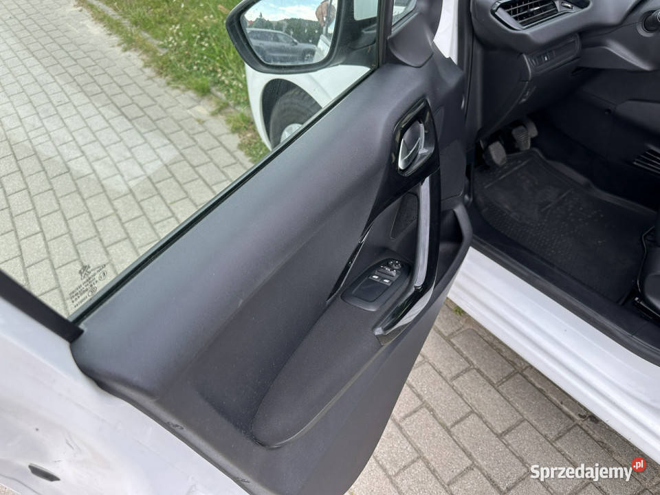 Peugeot 208 Benzyna tempomat radio dotykowe Rok produkcji 2016 Wejherowo