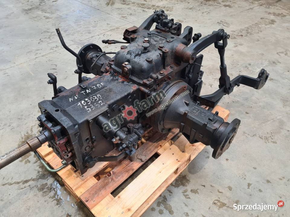 Tylny most Holland TN70F 44366006 Byków