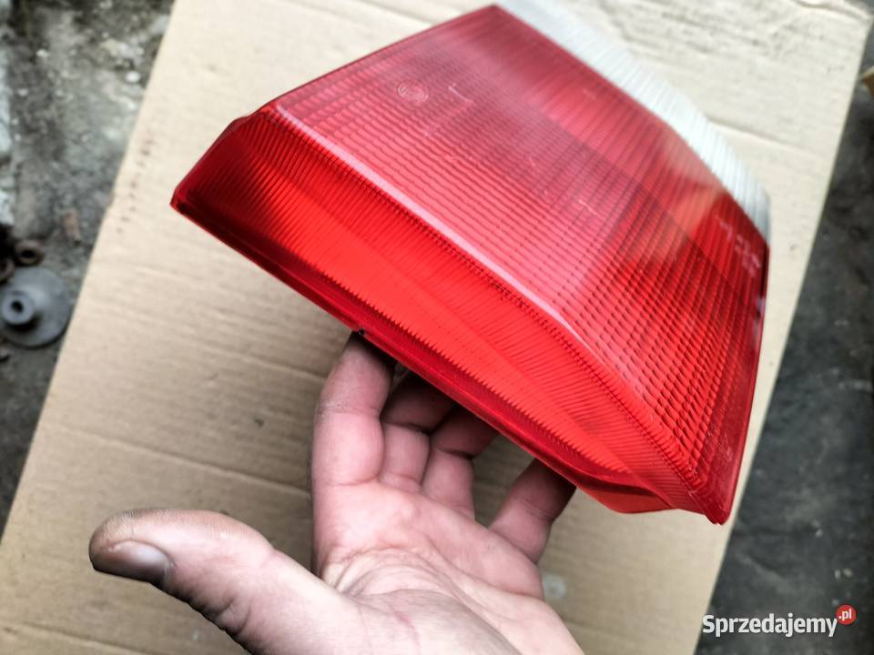 LAMPA TYŁ TYLNA LEWA AUDI 80 HELLA Kamień-Kolonia