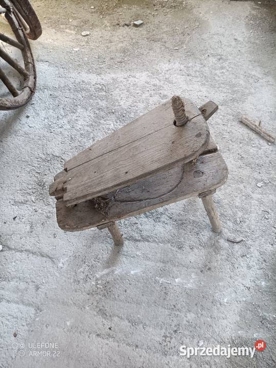 Stare koła narzędzia rolnicze Jędrzejów