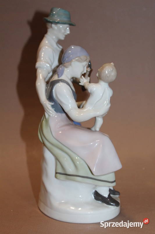 Figurka rodzina Lippelsdorf 19511974 Porcelana i szkło zachodniopomorskie Szczecin