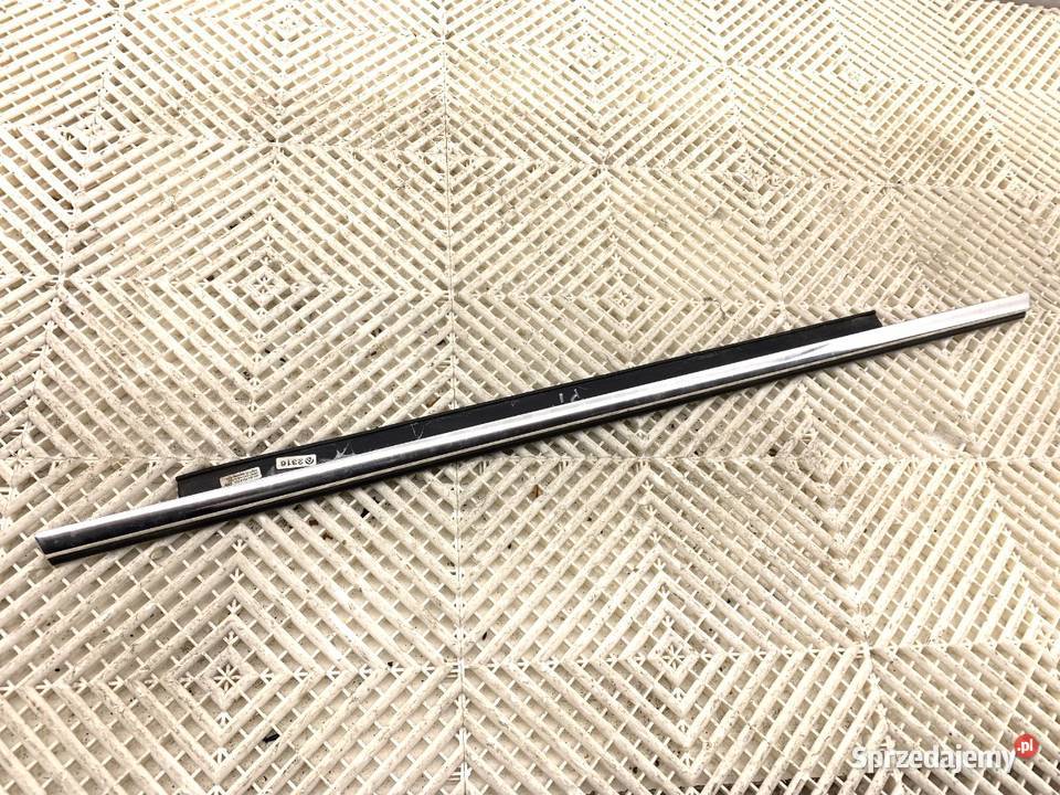 LISTWA ZGARNIAJĄCA TYŁ PRAWY AUDI A4 B8