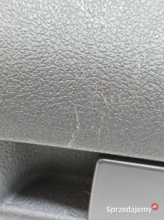 SCHOWEK 2K5857097D PRAWY PASAŻERA DESKI VW