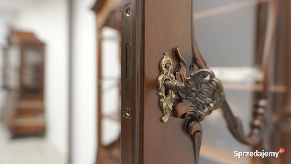 Zabytkowa witryna z lat 70tych w stylu Meble