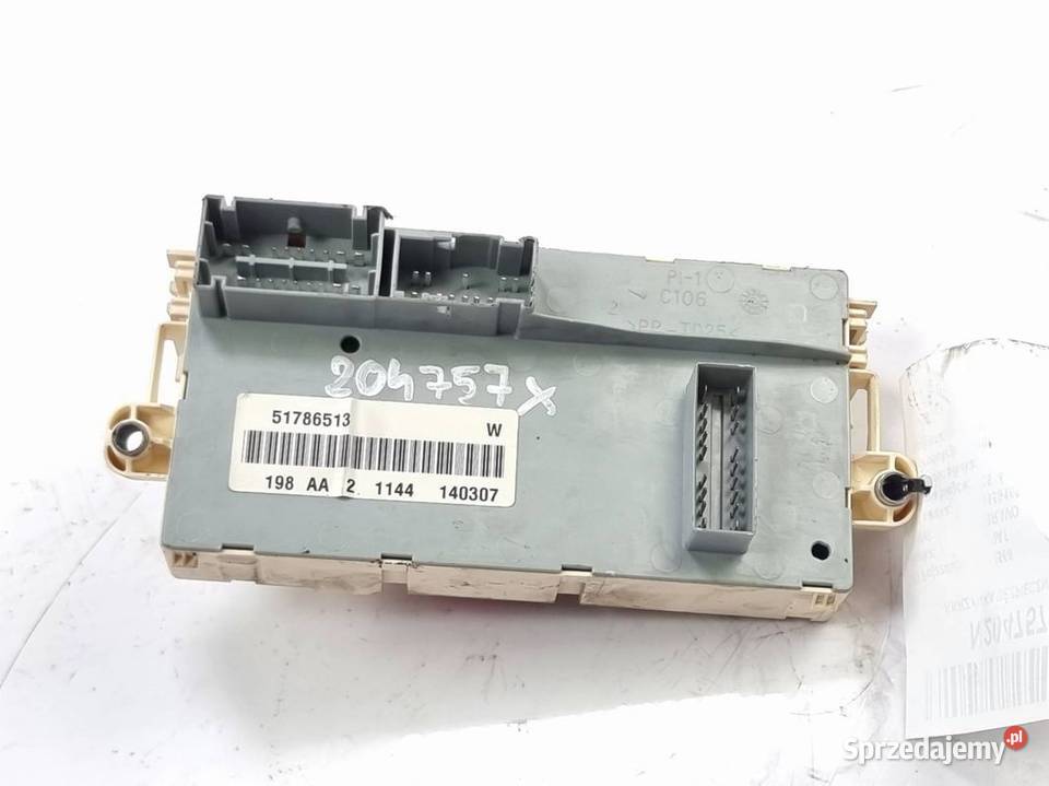 SKRZYNKA BEZPIECZNIKÓW FIAT BRAVO 51786513 Lipno