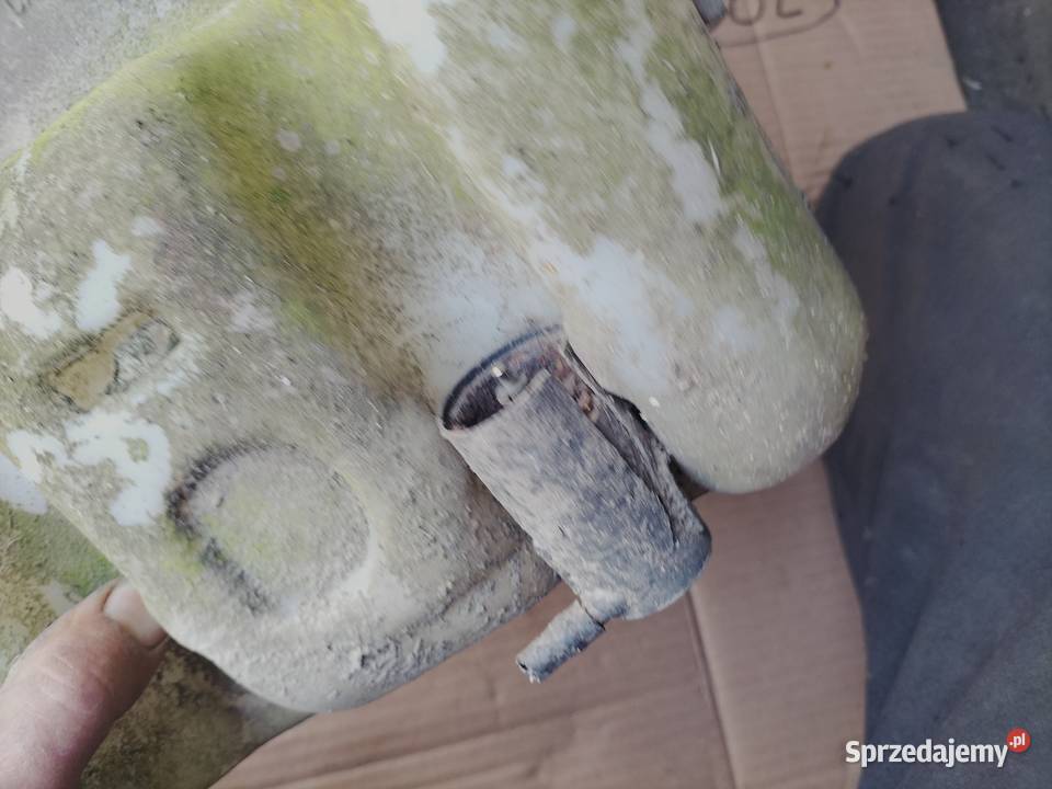 ZBIORNICZEK SPRYSKIWACZY FORD SIERRA osobowe Kamień-Kolonia