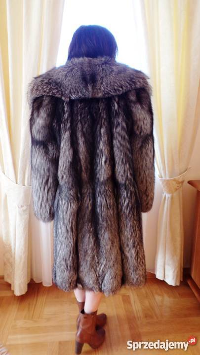 Futro Nowe Srebrne Lisy Ekskluzywne Eleganckie Warszawa