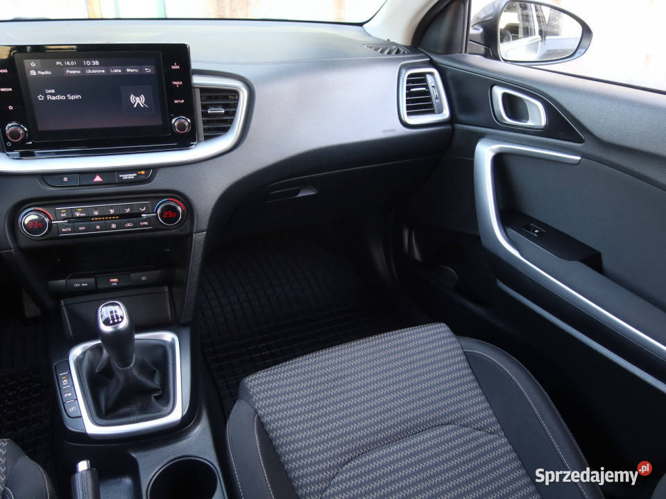 Kia Ceed 15 TGDI asystent pasa ruchu Katowice sprzedam