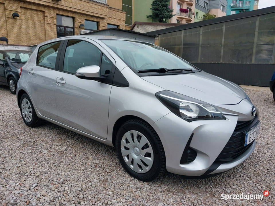 Toyota Yaris SALON 100 bezwypadkowa niski Warszawa sprzedam