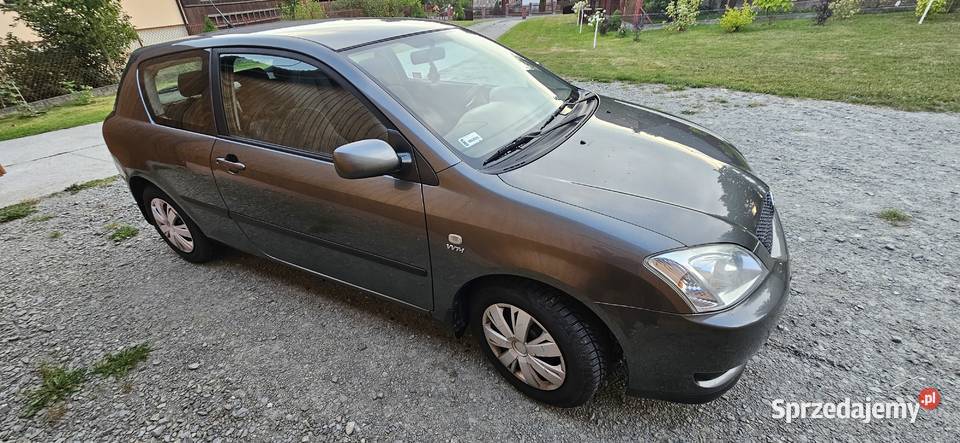 Toyota Corolla E12 14 VVTi 97 2004 257 Hatchback manualna Toyota Orawka