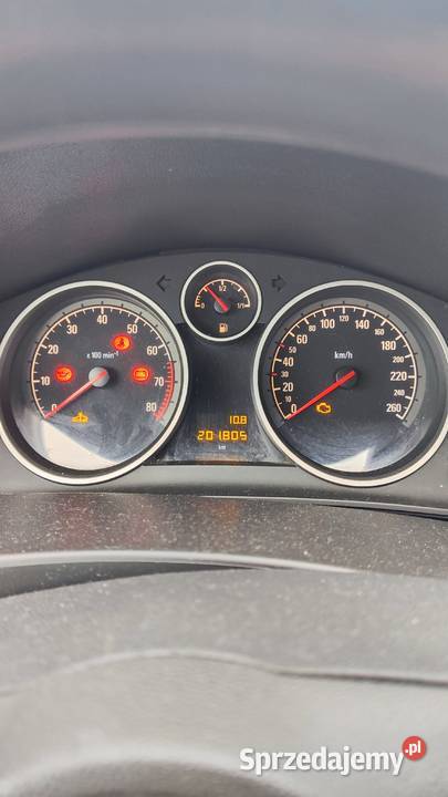 Opel Astra H 12 lat w jednych rękach koła zimowe